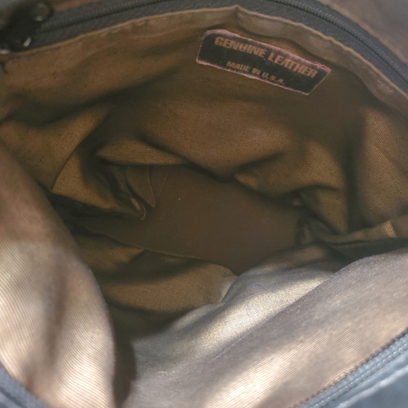 VINTAGE 80's Black Genuine Leather Gold Studded Lion Bucket Crossbody Bag Purse - Picture 7 of 7